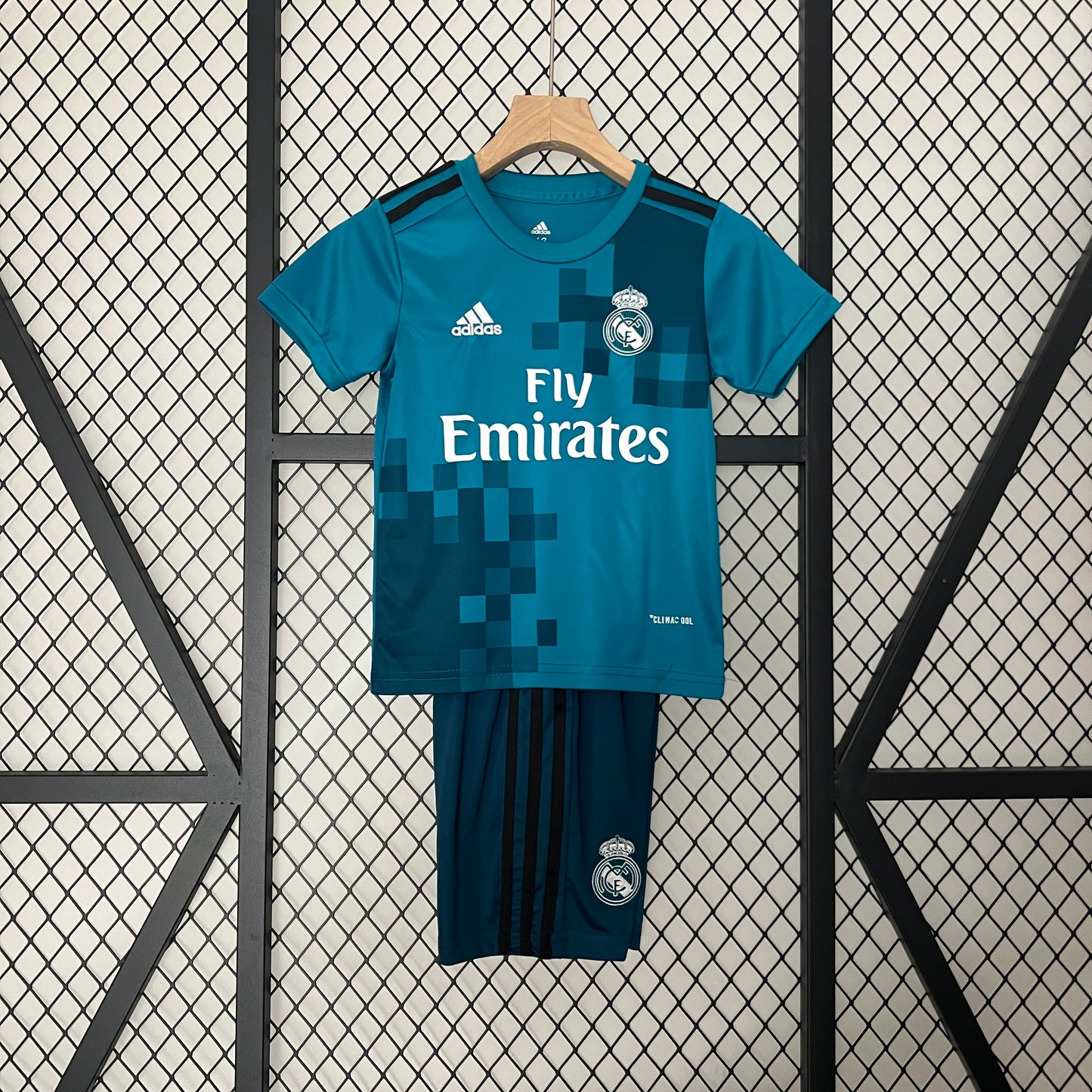 Real Madrid Kit Criança Retro 2017-18