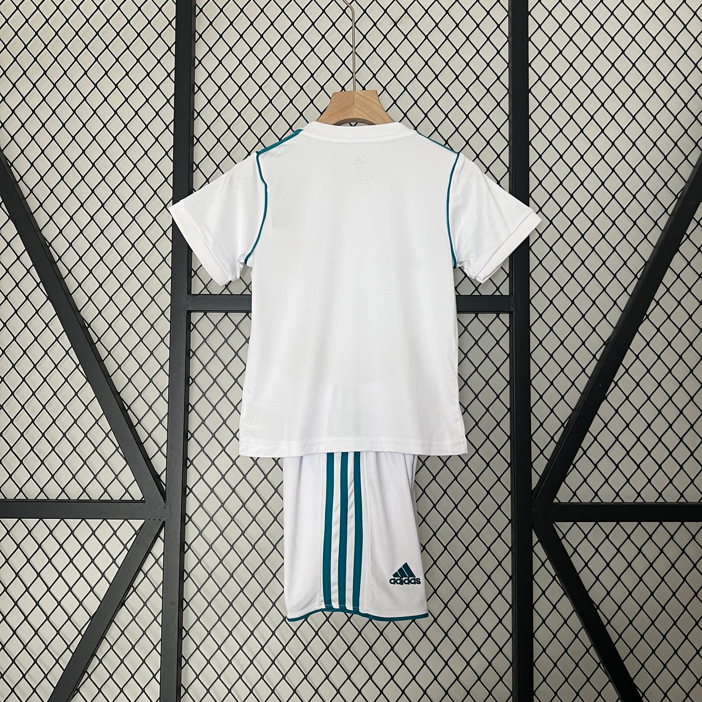 Real Madrid Kit Criança Retro 2017-18