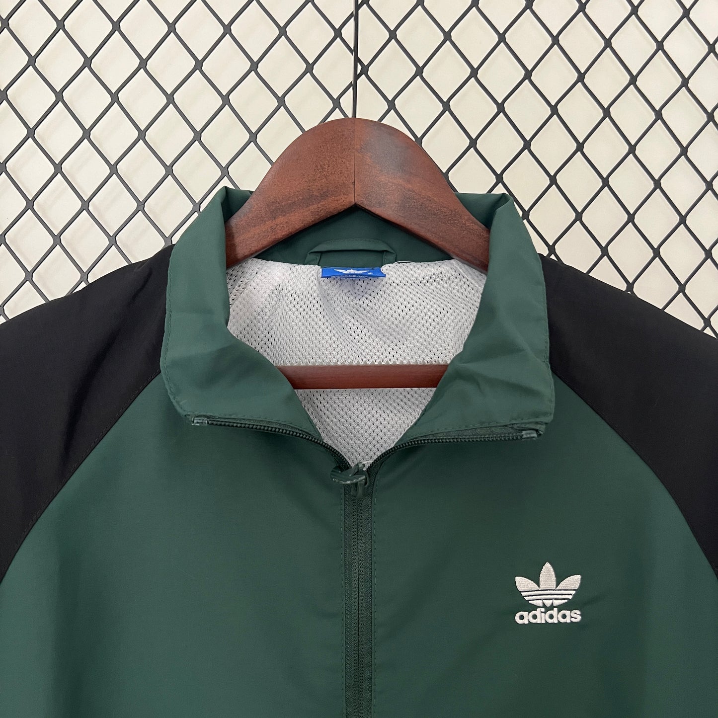 Chaqueta Adidas 2024 - Negro/Verde