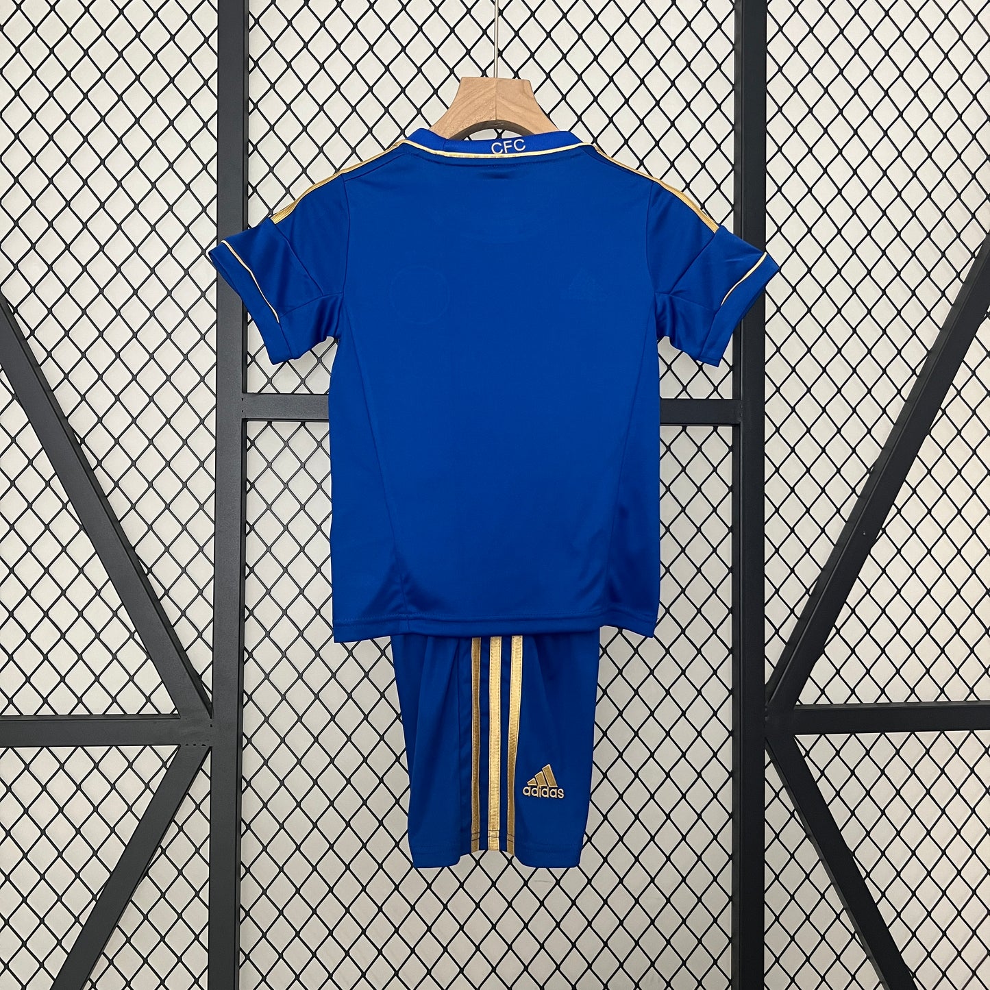 Chelsea Kit Criança Retro 2012-13